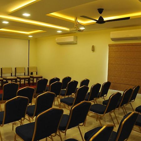 Hotel Pasupala Grand Anantapur Exteriér fotografie