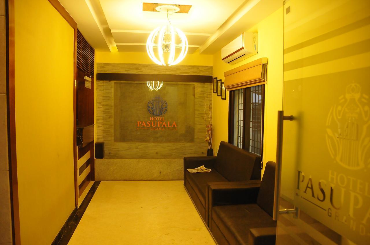 Hotel Pasupala Grand Anantapur Exteriér fotografie