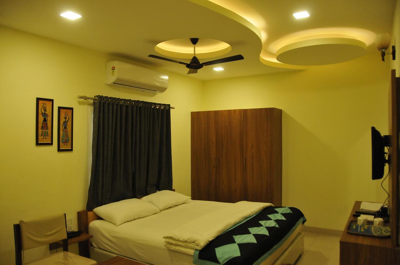 Hotel Pasupala Grand Anantapur Exteriér fotografie